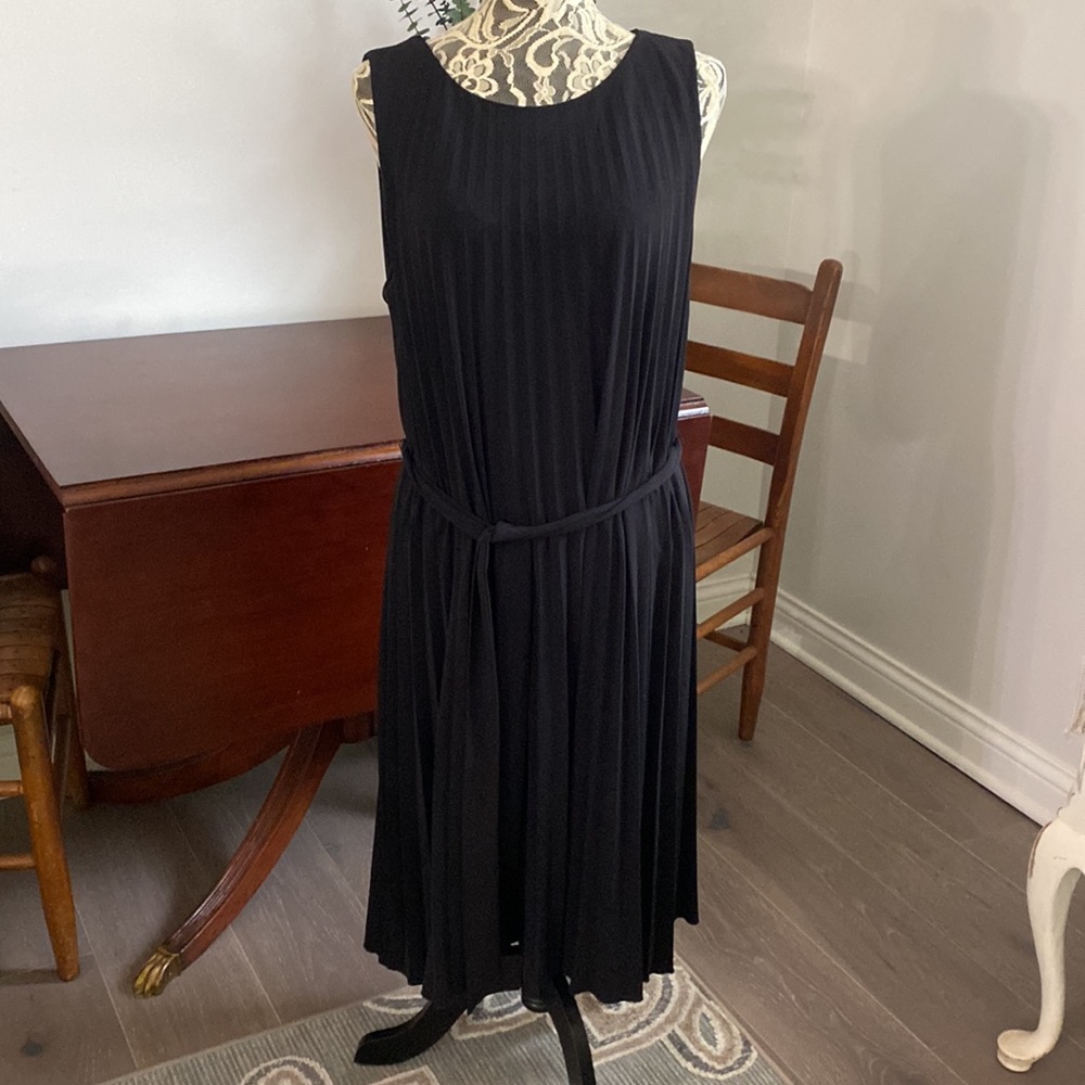 TAHARI NWT black pleated dress size XL